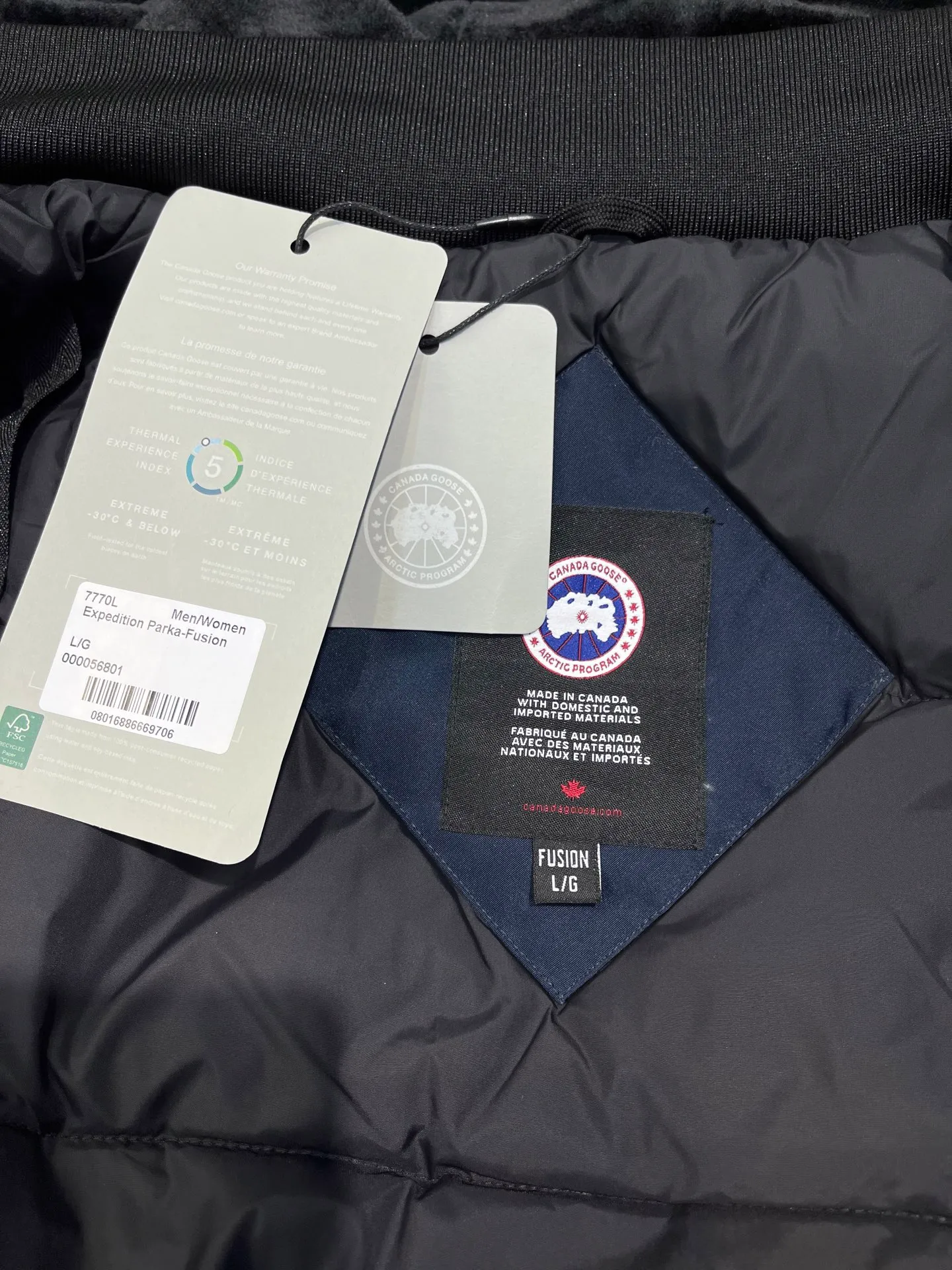 P860 🇨🇦🇨🇦CANADA GOOSE 12 women's models, factory direct supply: supplying global purchasing agents, micro-businesses, entities, Tmall, high-end stalls and studio cooperation, free shipping! Trillium Parka Women's 12 "popular" women's models are chosen by Arctic and Antarctic scientific expedition teams as winter wear, the Rolls-Royce of down jackets. ➖ Industry-leading anti-counterfeiting chip sensing. ➖ Imported Behringer embroidery machines and customized embroidery labels, the highest level and industry leading. ➖ Imported Korean 21-count polyester-cotton blended original fabric, TC85 waterproof coated fabric, water-repellent, windproof and wear-resistant. ➖ The new national standard 80 white duck down is filled with an average of 520 grams of down. The amount of down filled is industry-leading. ➖ 100% nylon lon lining with double double-layer sealing design to prevent velvet running, seamless thread design on cuffs! ➖ Western Canadian Green Wolf Collar. ➖ Yoshida YKK provides original factory-customized electroplated sliders. YKK two-way lockable zippers are tight and smooth and do not peel off paint. ➖ 3M composite Velcro is durable and the accessories and hardware are all custom-made. Note: Our copywriting is only simple and clear. Instead of bragging about the copywriting, it is better to compare and understand with samples. Only for the purest, most focused, most professional, highest quality, and most cost-effective!  SIZE:S-XXL